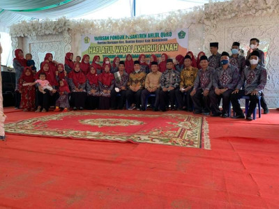 Jajaran Pengurus Yayasan dan Dewan Asatidz di PP Ahlul Quro